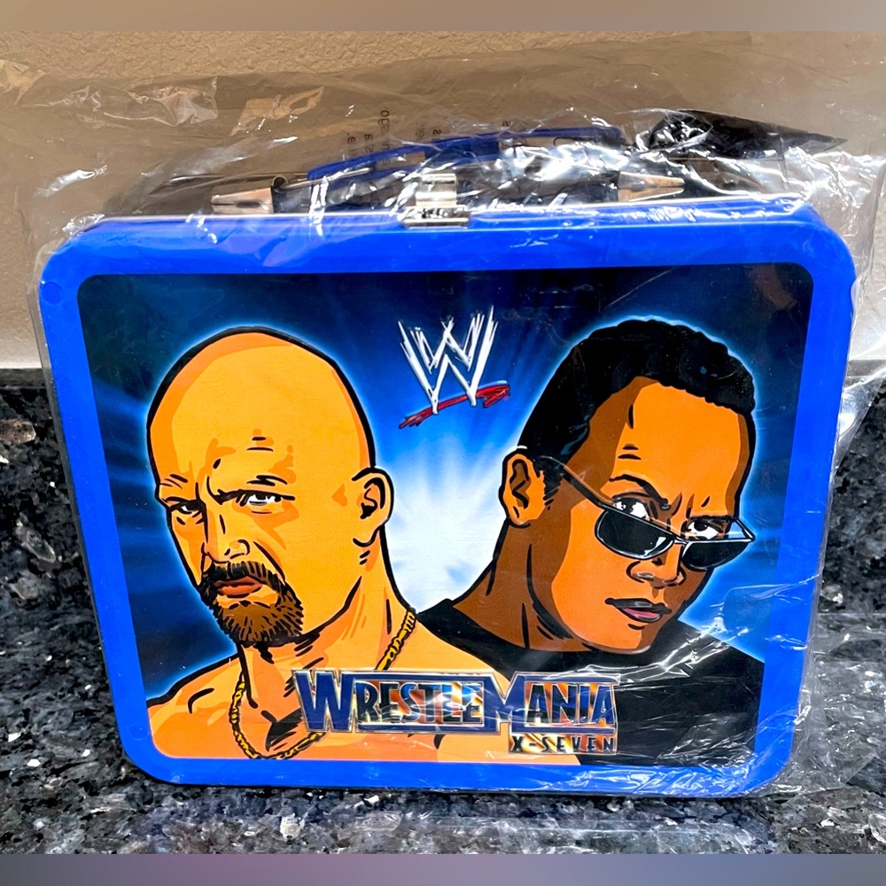 Stone Cold vs The Rock Lunchbox